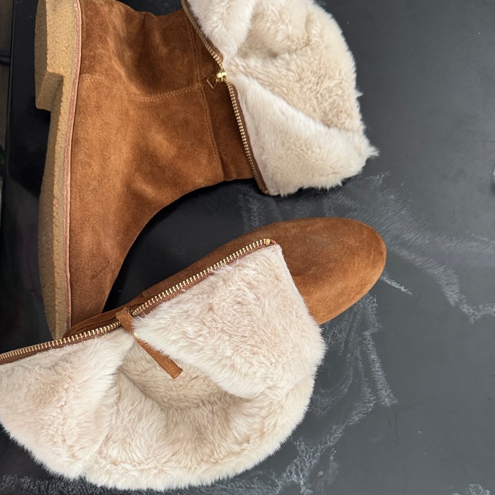 kate spade Tan Suede Boots with Cream Fur